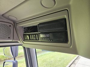 Wyposażenie specjalne wnętrza — Volvo FL 240.14 MANUAL AIRCO LIFT z 2021 roku