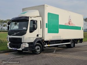 Strona kierowcy z przodu — Volvo FL 250.12 z 2017 roku