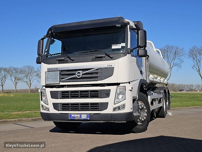 Volvo FM 13.500 19.000L z 2011 roku, cysterna z zagranicy — przód pojazdu