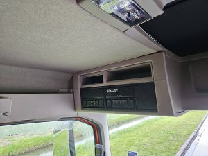 Wyposażenie specjalne wnętrza — Volvo FM 500 6X4 LIFT AXLE PTO+HY z 2022 roku