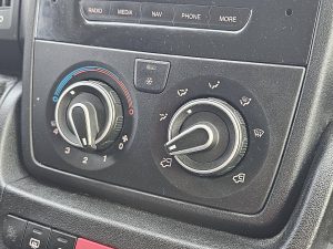 Wyposażenie specjalne wnętrza, ujęcie 2 — Citroën JUMPER 2.2 BHDI 120 L2H2 z 2022 roku