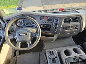 Deska rozdzielcza i stanowisko kierowcy — DAF LF 230 11.9T AIRCO 6 CYL. z 2019 roku