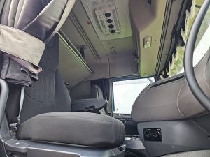 Wnętrze kabiny — DAF XF 430 z 2018 roku