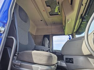 Wnętrze kabiny — DAF XF 440 6x2 FTP NL-Truck! z 2016 roku
