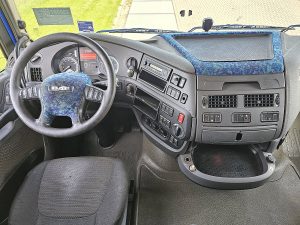 Deska rozdzielcza i stanowisko kierowcy — DAF XF 440 6x2 FTP NL-Truck! z 2016 roku