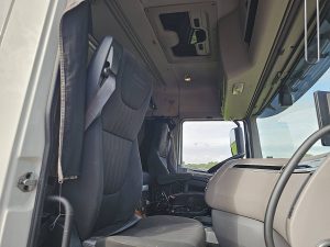 Wnętrze kabiny — DAF XF 450 z 2019 roku