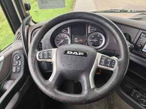 Wyposażenie specjalne wnętrza, ujęcie 4 — DAF XF 480 6x2*4 z 2018 roku