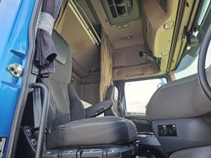 Wnętrze kabiny — DAF XF 480 FAR z 2017 roku