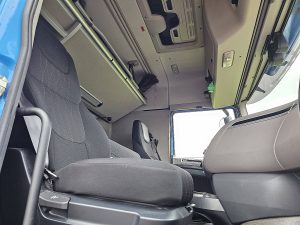 Wnętrze kabiny — DAF XF 480 Intarder z 2020 roku