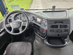 Deska rozdzielcza i stanowisko kierowcy — DAF XF 480 Intarder z 2020 roku