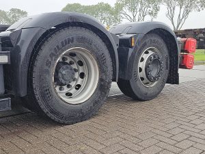Opony z dobrym bieżnikiem — DAF XG 480 ZF-intarder z 2022 roku