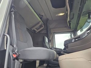 Wnętrze kabiny — DAF XG 480 ZF-intarder z 2022 roku