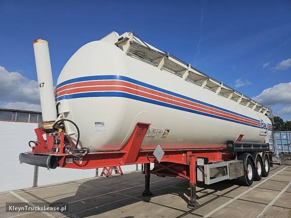 Feldbinder KIP 60.3 GGVS/ADR z 2009 roku, silos z zagranicy — przód pojazdu