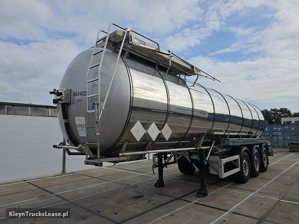 Feldbinder TSA 30-BITUMEN z 2019 roku, cysterna z zagranicy — przód pojazdu