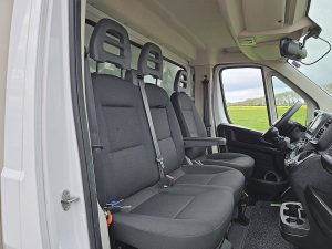 Wnętrze kabiny — Fiat DUCATO 2.2 Bakwagen Laadklep! z 2021 roku