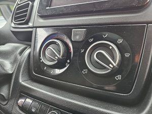 Wyposażenie specjalne wnętrza — Fiat DUCATO 2.2 Bakwagen Laadklep! z 2021 roku