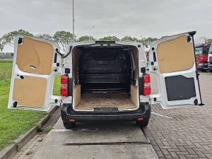 Przestrzeń ładunkowa — Fiat E-SCUDO SOH 94.5% 136pk!! z 2022 roku