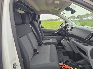 Wnętrze kabiny — Fiat E-SCUDO SOH 94.5% 136pk!! z 2022 roku