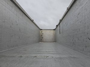 Przestrzeń ładunkowa — Fliegl 50M3 AGRO TIPPER BACK DOORS z 2022 roku