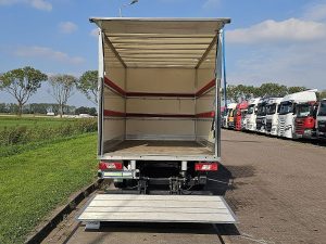 Przestrzeń ładunkowa — Ford TRANSIT 2.0 Bakwagen Laadklep! z 2024 roku