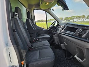 Wnętrze kabiny — Ford TRANSIT 2.0 Bakwagen Laadklep! z 2024 roku