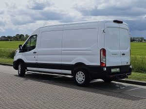 Strona kierowcy z tyłu — Ford TRANSIT 2.0 L3H2 Camera Euro6 AC z 2022 roku