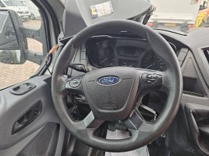 Wyposażenie specjalne wnętrza — Ford TRANSIT z 2017 roku