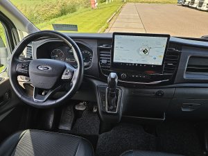 Deska rozdzielcza i stanowisko kierowcy — Ford TRANSIT 350 ac automaat EURO6 z 2024 roku