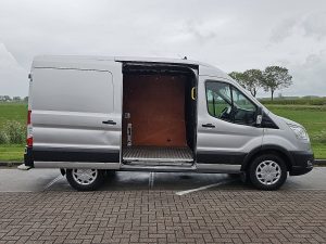 Drzwi boczne przestrzeni ładunkowej — Ford TRANSIT 350 ac EURO6 z 2020 roku