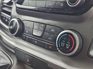 Wyposażenie specjalne wnętrza — Ford TRANSIT 350 ac EURO6 z 2020 roku
