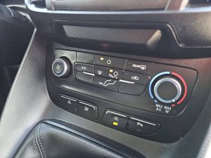 Wyposażenie specjalne wnętrza, ujęcie 2 — Ford TRANSIT CONNECT 1.5 L2 ac EURO6 z 2023 roku