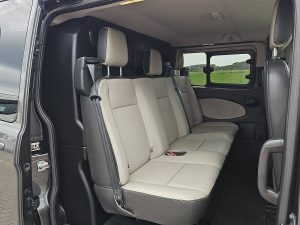 Rzędy siedzeń i ścianka działowa — Ford TRANSIT CUSTOM 2.0 DC MARGE EURO6 z 2017 roku