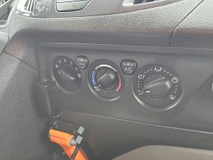 Wyposażenie specjalne wnętrza — Ford TRANSIT CUSTOM 2.0 DC MARGE EURO6 z 2017 roku