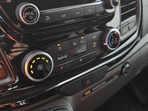 Wyposażenie specjalne wnętrza — Ford TRANSIT CUSTOM 2.0 Dubbele Cabine TRAIL z 2021 roku