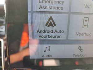 Ekran z Apple CarPlay — Ford TRANSIT CUSTOM 2.0 ECOBLUE 130 LIMITED z 2021 roku
