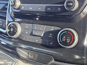 Wyposażenie specjalne wnętrza, ujęcie 2 — Ford TRANSIT CUSTOM 2.0 ECOBLUE 130 LIMITED z 2022 roku