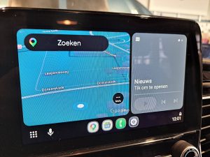 Ekran z Apple CarPlay — Ford TRANSIT CUSTOM 2.0 L2 SPORT Dub.Cabine! z 2019 roku