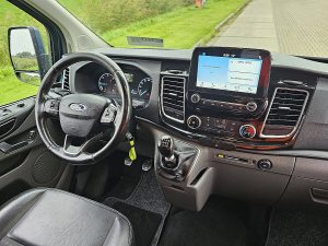 Deska rozdzielcza i stanowisko kierowcy — Ford TRANSIT CUSTOM 2.0 L2 SPORT Dub.Cabine! z 2019 roku