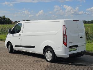 Strona kierowcy z tyłu — Ford TRANSIT CUSTOM 2.0 L2H1 Navi Trekhaak z 2022 roku