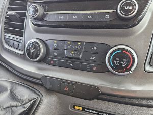 Wyposażenie specjalne wnętrza — Ford TRANSIT CUSTOM 2.0 L2H1 Navi Trekhaak z 2022 roku