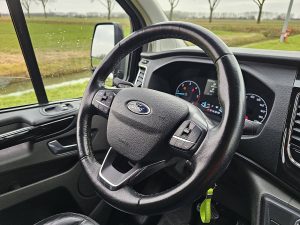 Wyposażenie specjalne wnętrza, ujęcie 2 — Ford TRANSIT CUSTOM 2.0 L2H1 Sport Navi z 2020 roku