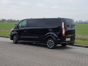 Strona kierowcy z tyłu — Ford TRANSIT CUSTOM 2.0 L2H1 Sport Navi z 2020 roku