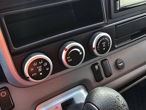 Wyposażenie specjalne wnętrza — Fuso CANTER 3C15 ac aut 3.0 ltr EURO6 z 2021 roku