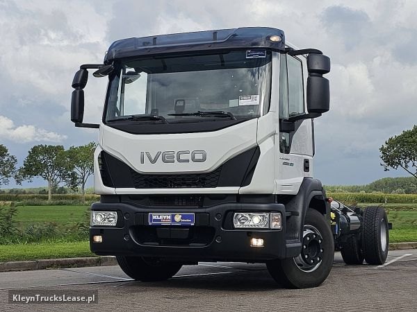 Iveco 160E25 EUROCARGO CNG GAS PTO WB369 z 2026 roku, podwozie z kabiną z zagranicy — przód pojazdu