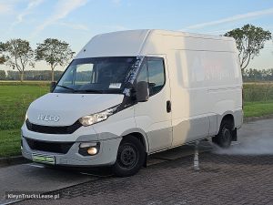 Strona kierowcy z przodu — Iveco DAILY z 2016 roku