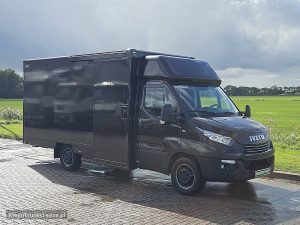 Strona pasażera z przodu — Iveco DAILY 35 C z 2019 roku