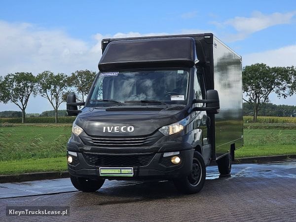 Iveco DAILY 35 C z 2019 roku, kontener z zagranicy — przód pojazdu