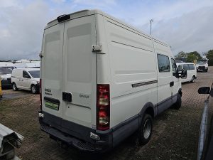 Strona kierowcy z tyłu — Iveco DAILY 35C13 L2H2 Dubbellucht DC! z 2012 roku