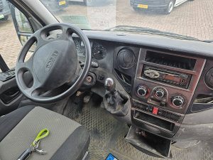 Deska rozdzielcza i stanowisko kierowcy — Iveco DAILY 35C13 L2H2 Dubbellucht DC! z 2012 roku