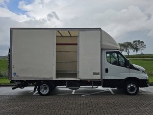 Drzwi boczne przestrzeni ładunkowej — Iveco DAILY 35C16 3.0Ltr Bakwagen AC! z 2023 roku